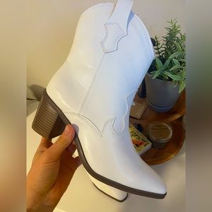 Womens white cowboy boots